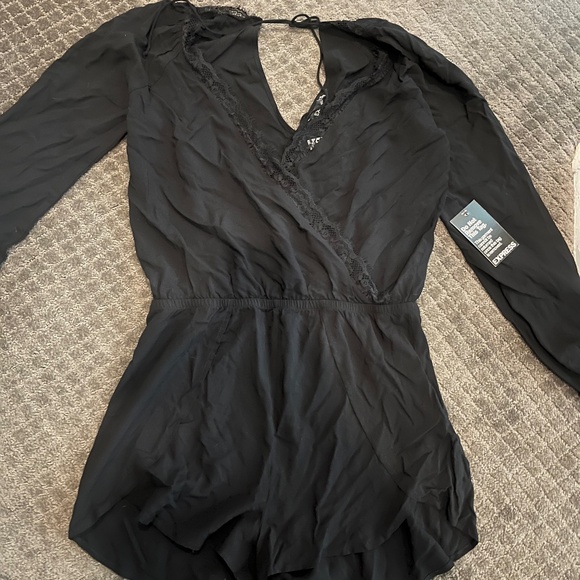 Short Romper Jumpsuit - Picture 1 of 6